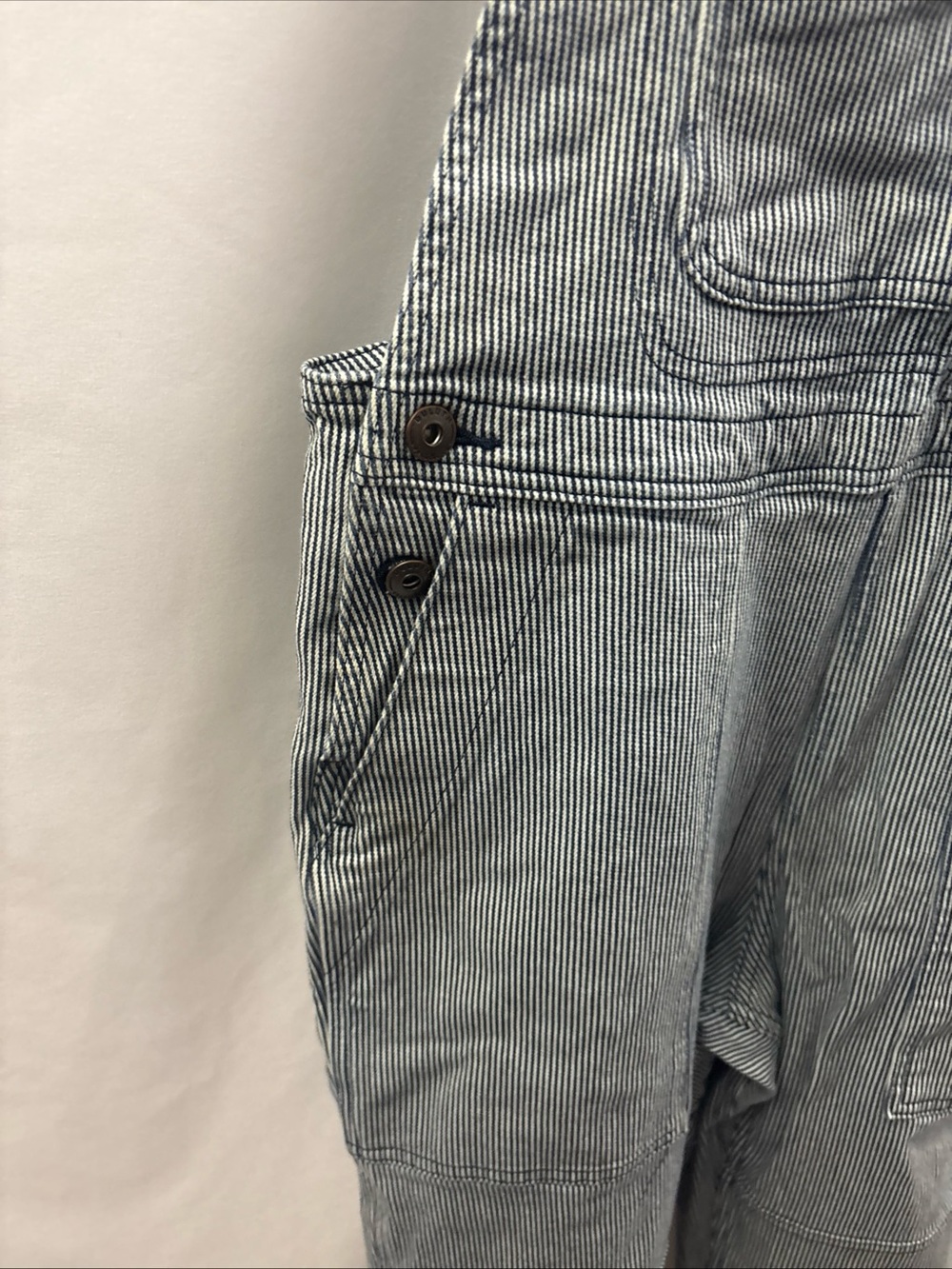 Duluth Trading Women's Hickory Blue White Striped Bib Overalls Sx31 Gardening - Picture 6 of 13
